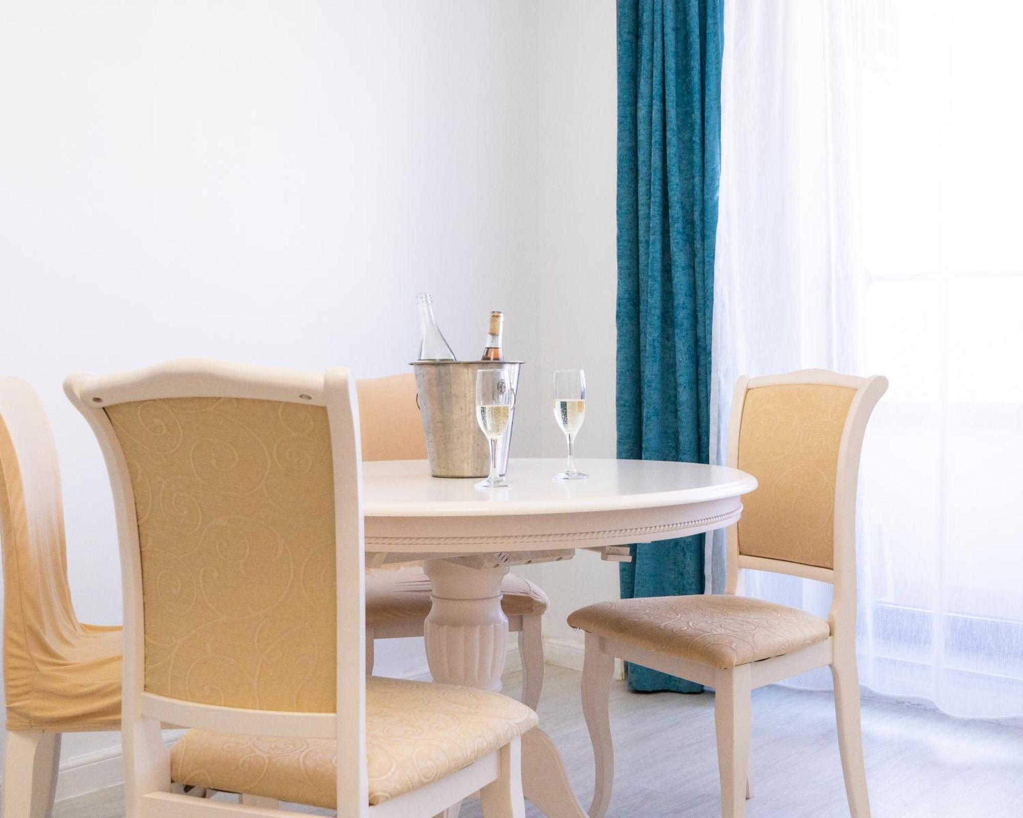 Alexis Spacious CLASSIC Apartment Mamaia Exterior foto